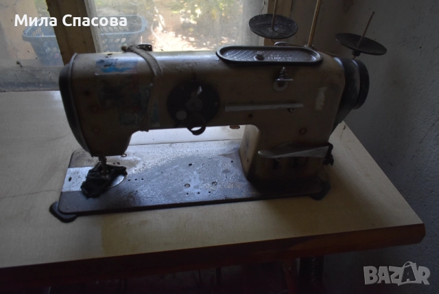 Професионална шевна машина