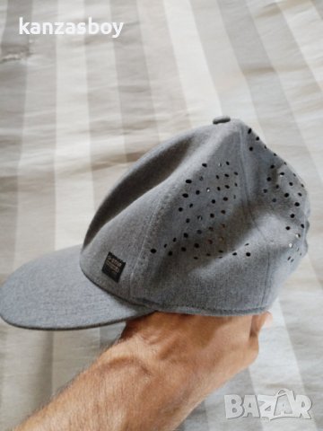 g-star blaker snapback cap - страхотна шапка , снимка 6 - Шапки - 41480071