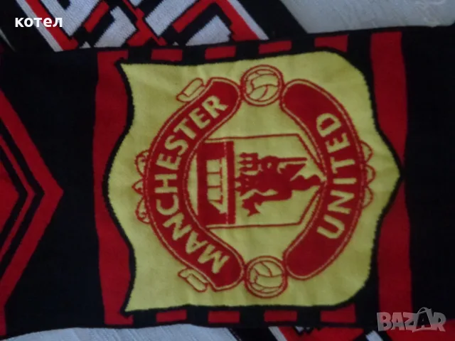 Продавам 2 Колекционерски Фенски Шалове Манчестър Юнайтед (Manchester United F.C.), снимка 6 - Фен артикули - 55998458