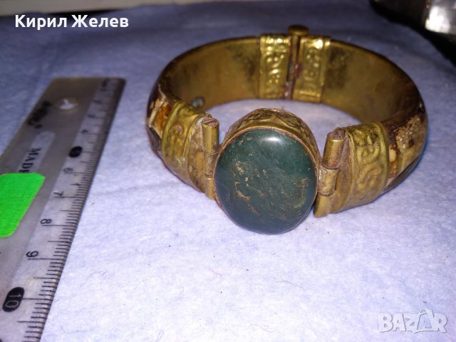 СТАРА БРОНЗОВА СКЪПОЦЕННА ТИБЕТСКА ГРИВНА с КАМИЛСКА КОСТ и ГОЛЯМ КАМЪК ШЛИФОВАН ЗЕЛЕН НЕФРИТ 38324, снимка 3 - Антикварни и старинни предмети - 41267877