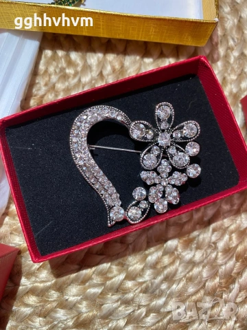 Брошки с кутия, снимка 14 - Други - 53605741