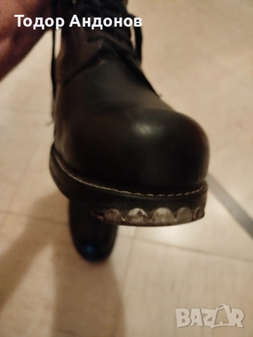 туристически обувки 