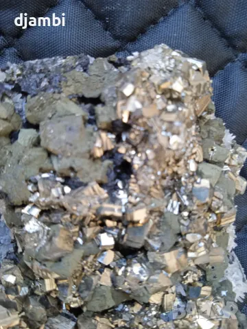 №234,Пирит,Халкопирит,Халкопирит,Кварц,, снимка 2 - Декорация за дома - 49034366