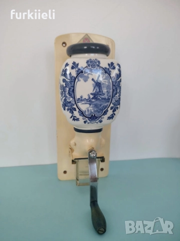 Антична стенна мелничка за кафе 