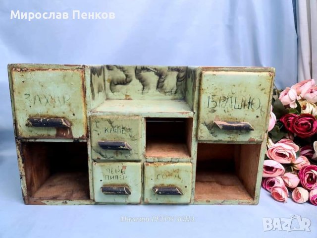 Шкафче, снимка 1 - Антикварни и старинни предмети - 40939138