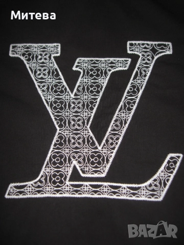 Louis Vuitton оригинална дамска тениска размер L