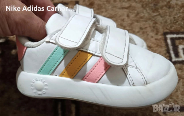 Много запазени бебешки обувки Адидас (подметката е от типа Bubble comfy)