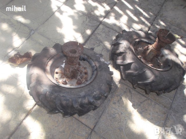 гуми с пулуоски и фланци  ЗА МОТОФРЕЗА болгар Тракия МФР 5БМ