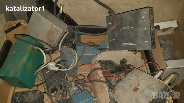 Стари модели уреди,радиа и др, снимка 18 - Антикварни и старинни предмети - 53274475