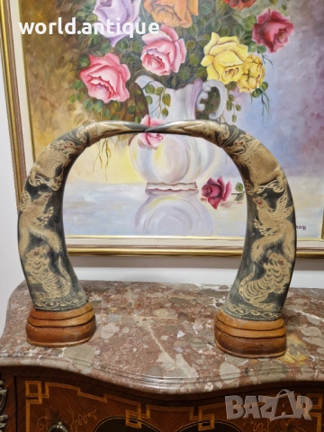 Чифт страхотни антикварни рогове ръчно гравирани , снимка 3 - Антикварни и старинни предмети - 53139393