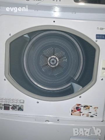 Кондензаторна сушилня  за дрехи Indesit – 8 кг, , снимка 2 - Сушилни - 52578873