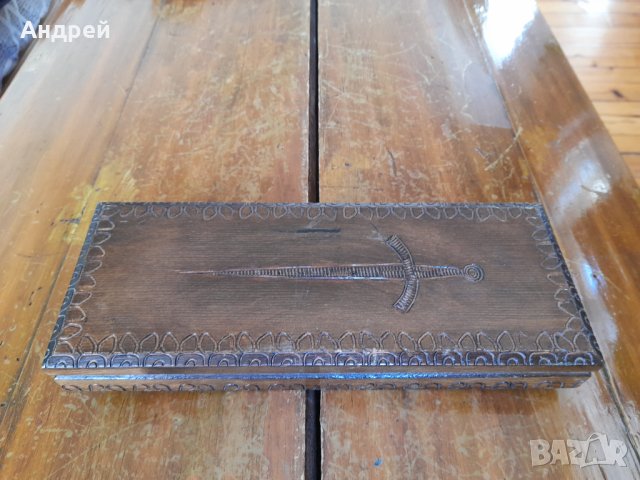 Стара кутия от сувенирен меч Szczerbiec, снимка 2 - Други ценни предмети - 40599667