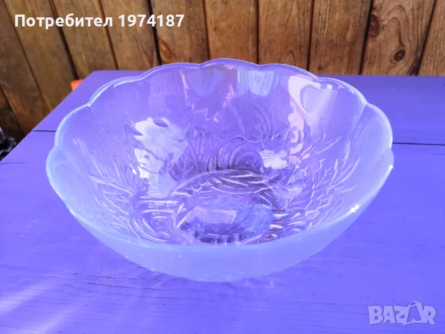 Ново. Стъклена купа с рози, снимка 1