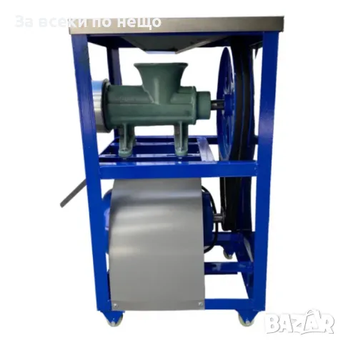 Професионална чугунена месомелачка №32 с електромотор, двоен ремък и плот от неръждавейка, снимка 4 - Други инструменти - 50328066