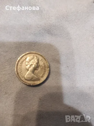One Pound 1983 с грешка при сеченето на монетата  , снимка 3 - Нумизматика и бонистика - 56339857