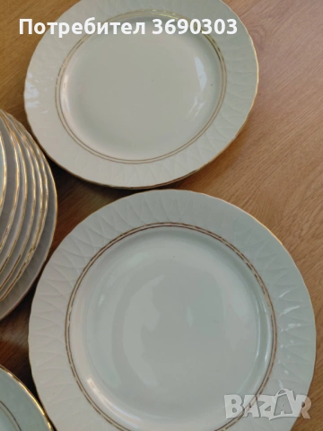 Български порцелан Мрежеста Изида златен кант, 10 броя чинии за основно 23 см, по 3 евро за брой, снимка 3 - Чинии - 53779713