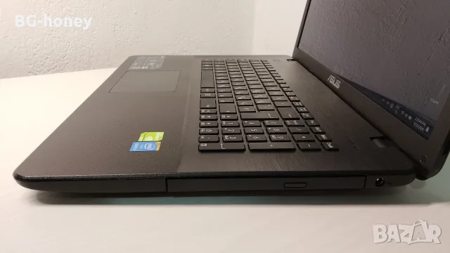 17" Asus/i3/12RAM/ 128SSD/2GBNvidia/с чанта, снимка 8 - Лаптопи за дома - 56314036