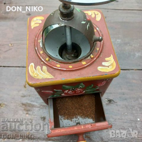  Дървена Кафе мелачка-Австрия, снимка 2 - Антикварни и старинни предмети - 41096287