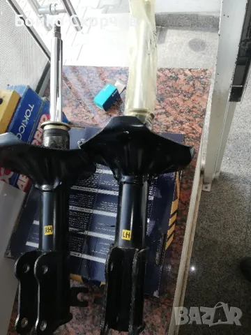  Предни амортисьори за КИА Карнавал .