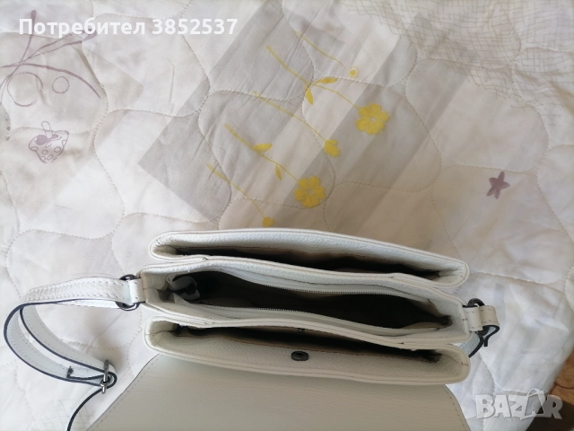 чисто нова дамска бяла чанта от естествена кожа, снимка 4 - Чанти - 51702426