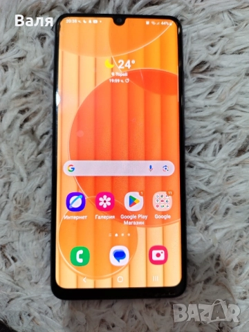 Продавам мобилен телефон Самсунг А32