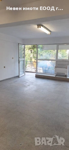 Търговско помещение, център гр Велико Търново , снимка 2 - Магазини - 52998690