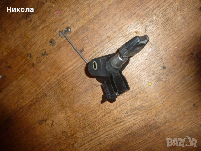 Бутон,патрон заден капак Опел Зафира-А