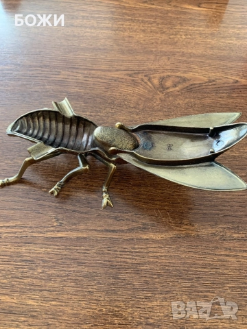 🪶 Винтидж руски месингов пепелник „Насекомо“ – СССР, колекционерска рядкост, снимка 2 - Антикварни и старинни предмети - 52106147