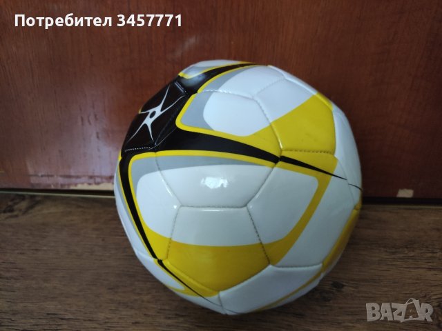 Продавам футболна топка