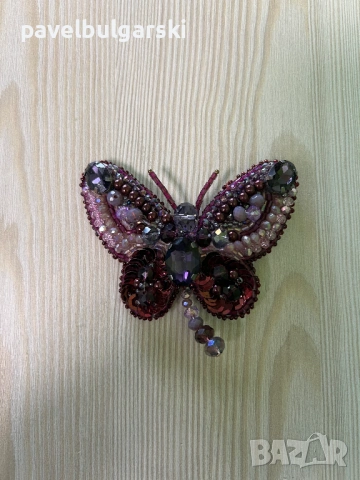 Брошка пеперуда