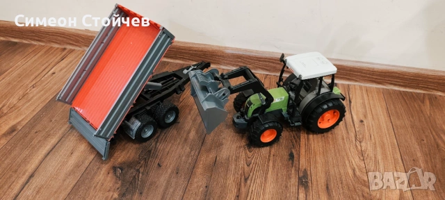 BRUDER 02112 Трактор CLAAS Nectis 267 F с ремарке и челен товарач, снимка 6 - Коли, камиони, мотори, писти - 53512155