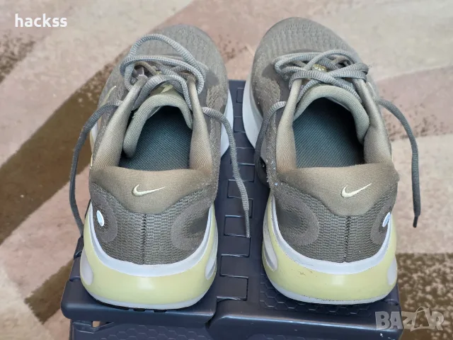 Nike Journey Run Като Нови! , снимка 4 - Маратонки - 55768977