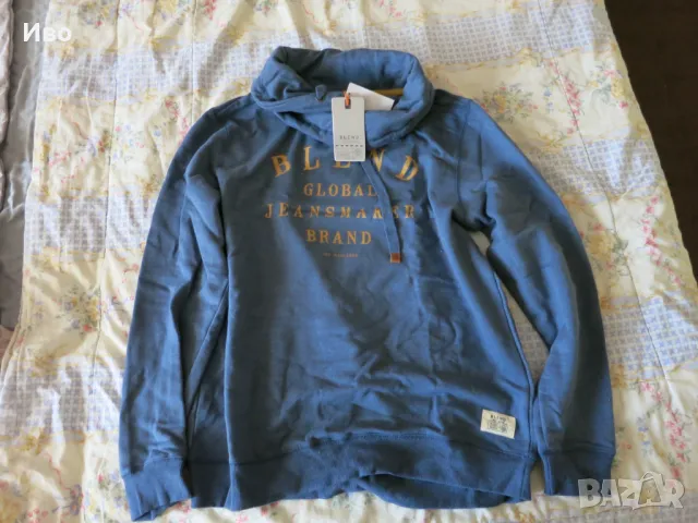 Продавам суичър с шал яка