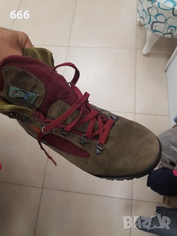 Обувки, снимка 2 - Ежедневни обувки - 42231399