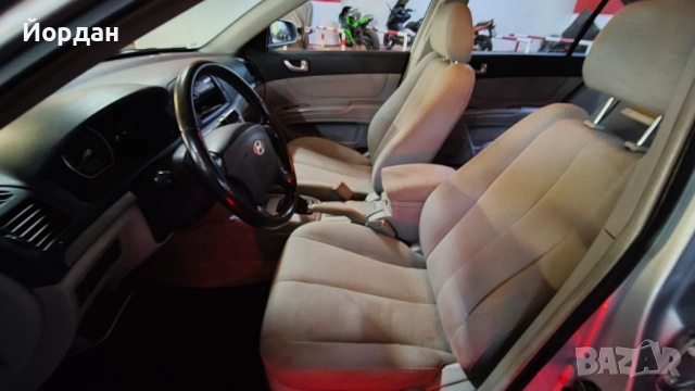 Продвам Hyundai Sonata 2.0i Газ/бензин, снимка 8 - Автомобили и джипове - 52690918