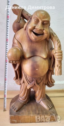 Фигура дърворезба на Буда от масивно дърво с внушителни размери 