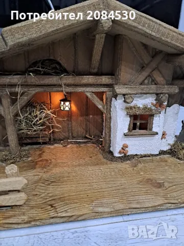 Дървена къща със сцена на Рождество Христово (светеща), снимка 2 - Антикварни и старинни предмети - 48694267