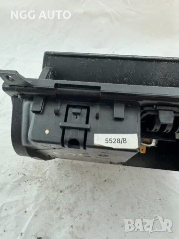 Оригинален Пепелник за Мерцедес Е класа, Mercedes W210 E class, № 5528B, снимка 3 - Части - 47933818