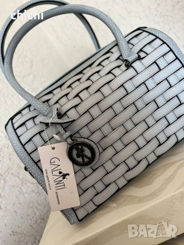 Дамска чанта, снимка 2 - Чанти - 40776239