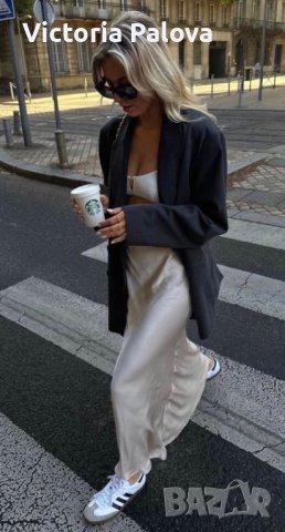 Прекрасна модерна рокля FIORELLO