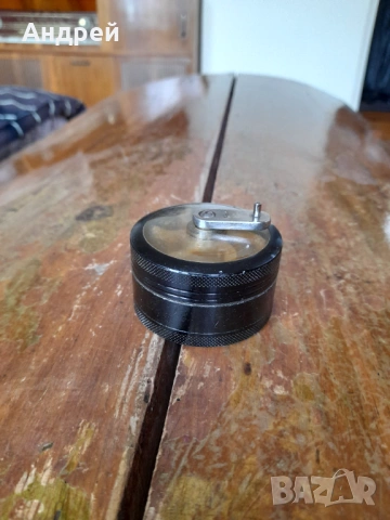 Гриндер за билки и тютюн #2