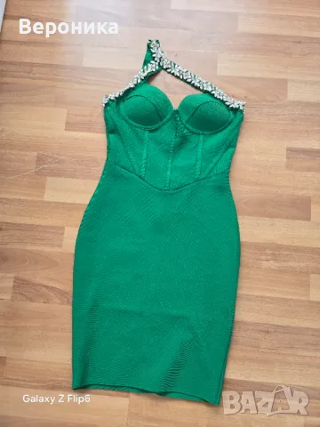 Бандажна зелена рокля, снимка 5 - Рокли - 49931639