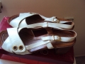 Продавам елегантни бели сандалиот естествена кожа  италиански 39, снимка 1 - Дамски елегантни обувки - 36083923