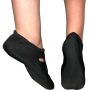Обувки (цвички) за йога и пилатес от неопрен с противоплъзгаща се гумена подметка. Направени от мек 