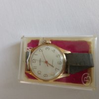 Ръчен часовник Восток 18 камака позлатен неизползван произведен през 1988г, снимка 1 - Антикварни и старинни предмети - 41395532