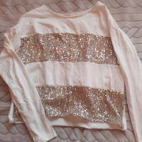 Бяла блуза с пайети, снимка 1 - Блузи с дълъг ръкав и пуловери - 36195338