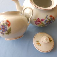  Стар Порцеланов чайник и захарница за чай , снимка 10 - Антикварни и старинни предмети - 41417845