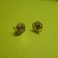 Сребърни обеци на винт "Розички", снимка 1 - Обеци - 40919541