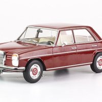Mercedes-Benz 200D W115 от 1968 - мащаб 1:24 на Hachette модела е нов в блистер, снимка 1 - Колекции - 42624150