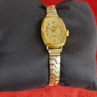 Стар дамски механичен часовник , снимка 1 - Антикварни и старинни предмети - 40667404